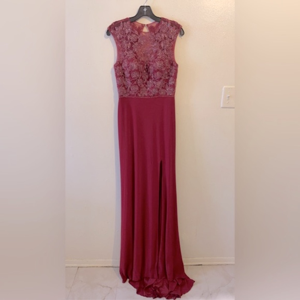 SHERRI HILL BURGUNDY SIZE 4 DRESS